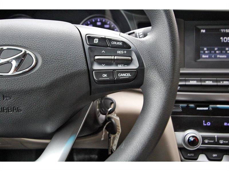 Hyundai Elantra  2020