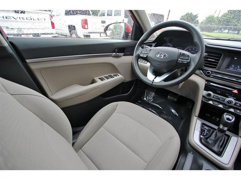 Hyundai Elantra  2020
