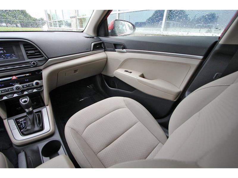 Hyundai Elantra  2020