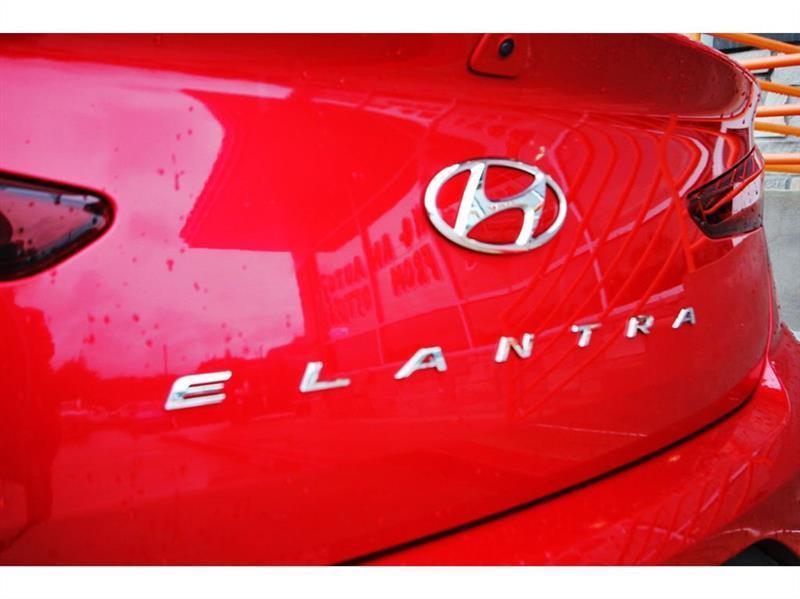 Hyundai Elantra  2020