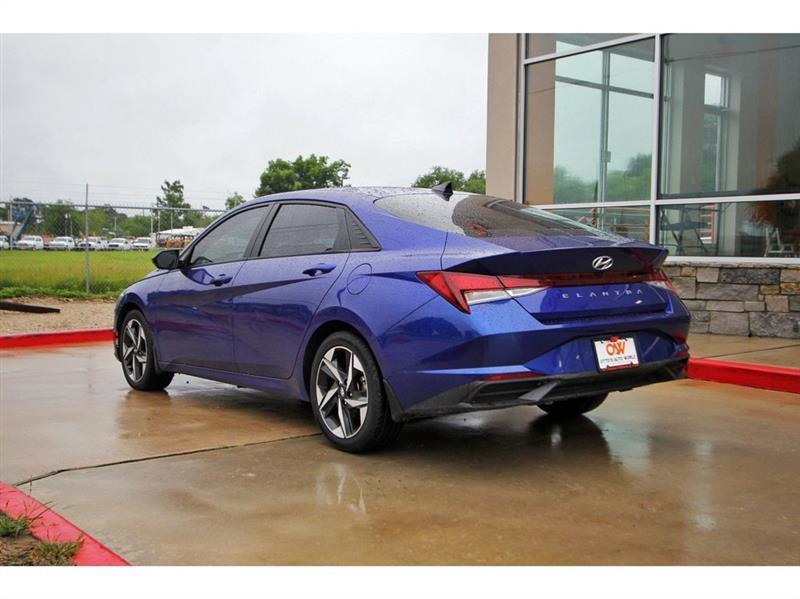 Hyundai Elantra  2023