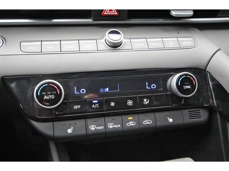Hyundai Elantra  2023