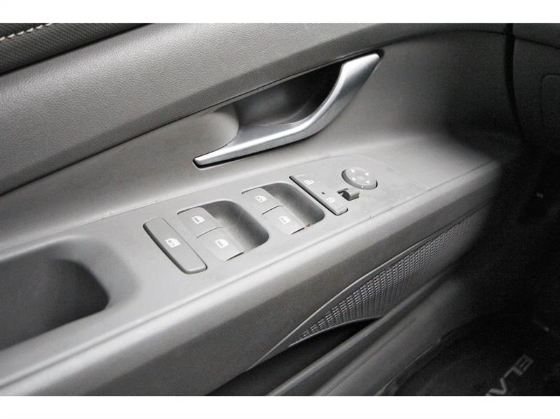 Hyundai Elantra  2023