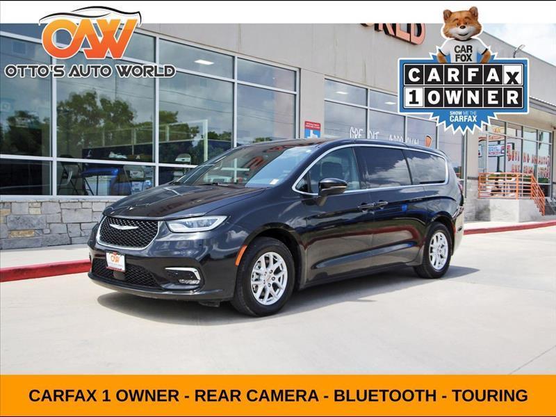 2023 Chrysler Pacifica Touring