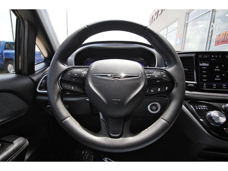 Chrysler Pacifica  2023