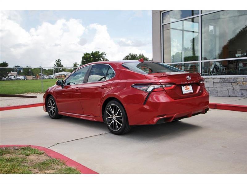 Toyota Camry  2021