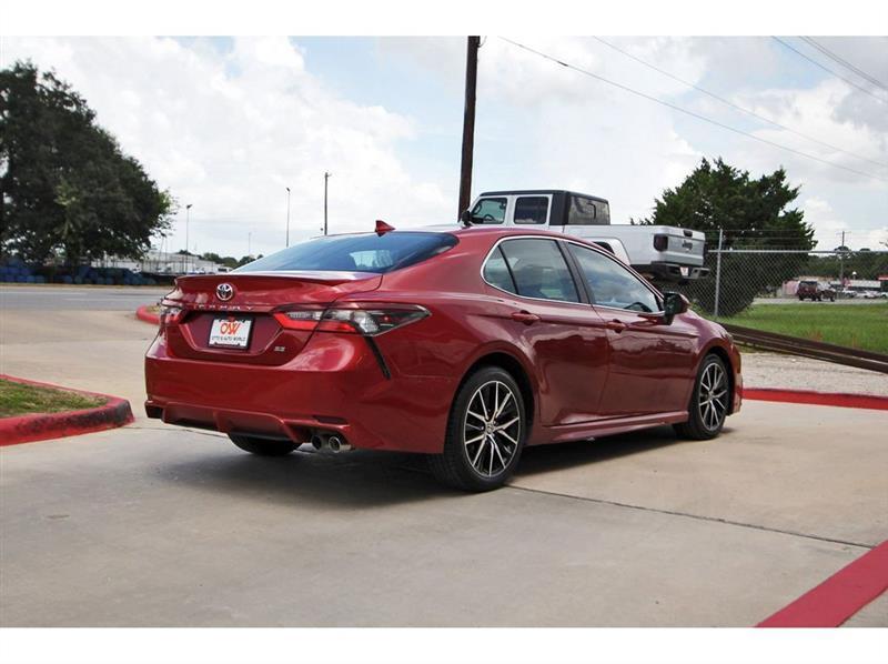 Toyota Camry  2021