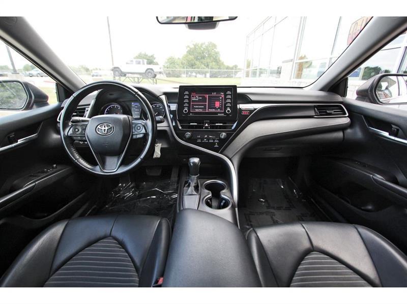 Toyota Camry  2021