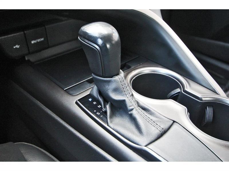 Toyota Camry  2021