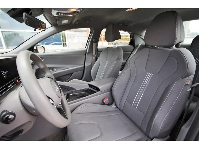 Hyundai Elantra  2024