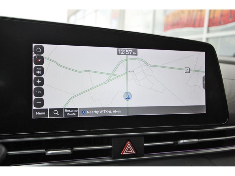 Hyundai Elantra  2024
