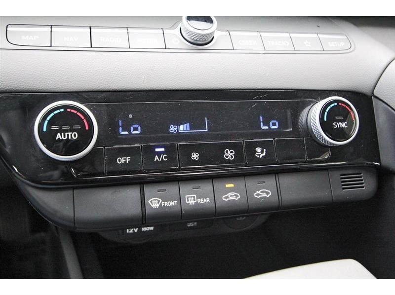Hyundai Elantra  2024