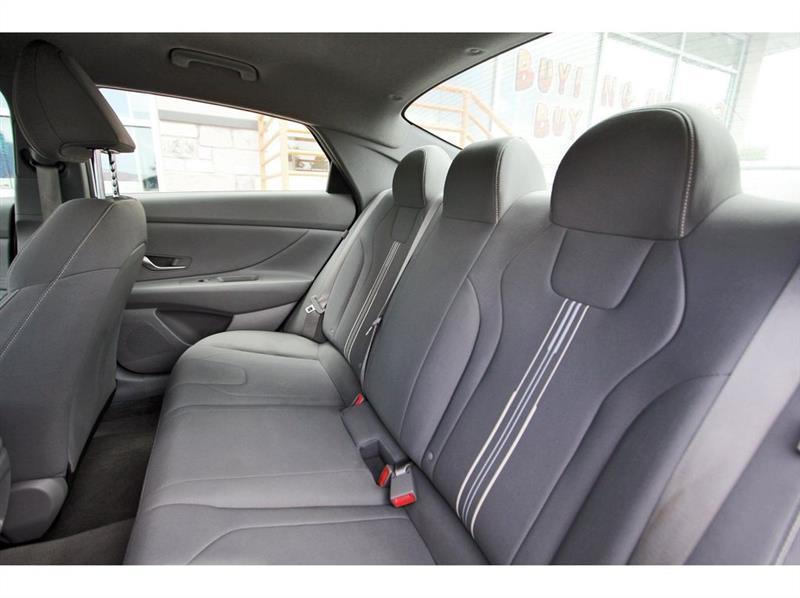 Hyundai Elantra  2024