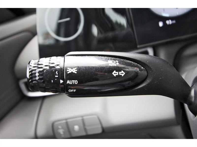 Hyundai Elantra  2024