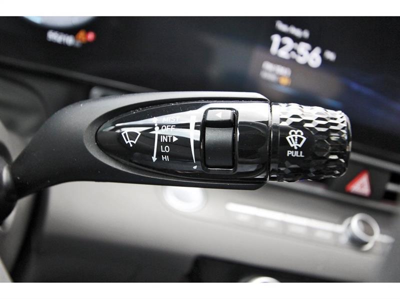 Hyundai Elantra  2024