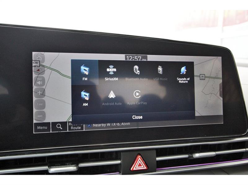 Hyundai Elantra  2024