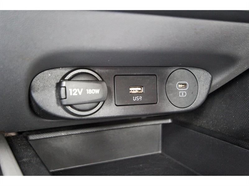 Hyundai Elantra  2024