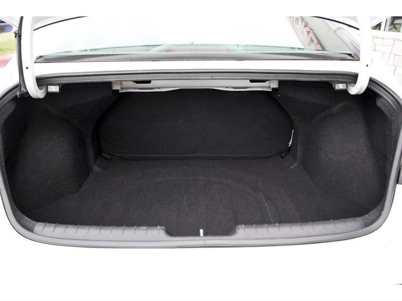Hyundai Elantra  2024