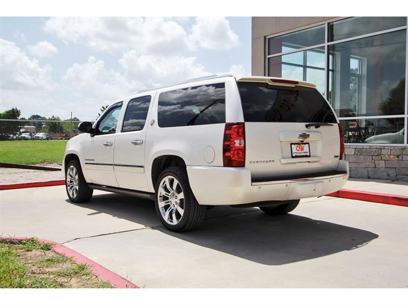 Chevrolet Suburban  2010