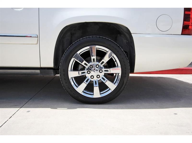 Chevrolet Suburban  2010