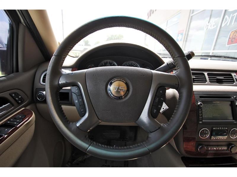 Chevrolet Suburban  2010
