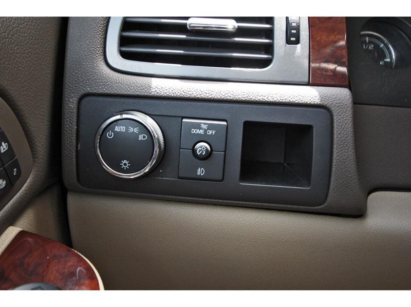 Chevrolet Suburban  2010