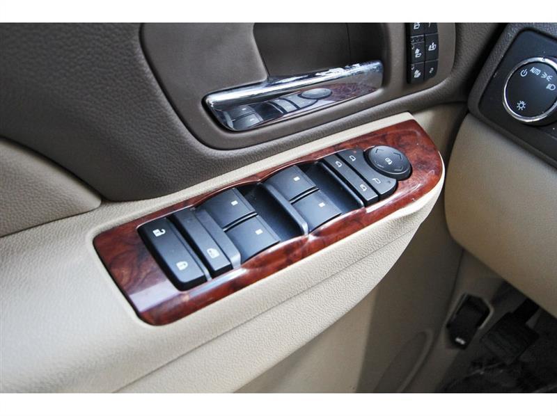 Chevrolet Suburban  2010