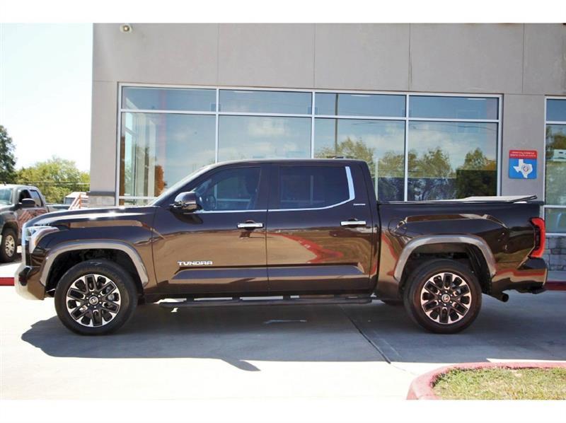 Toyota Tundra 4WD  2024