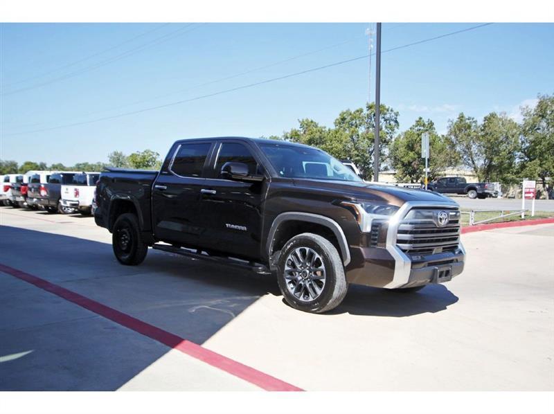 Toyota Tundra 4WD  2024