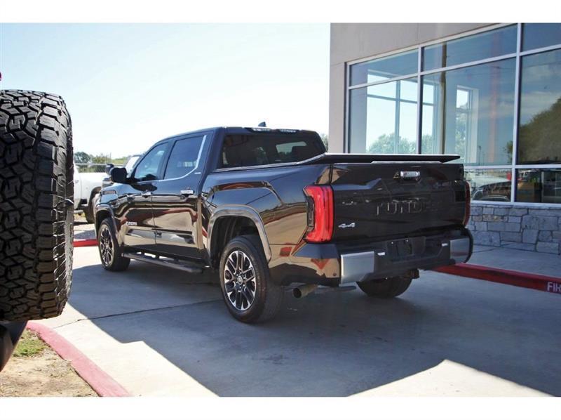 Toyota Tundra 4WD  2024