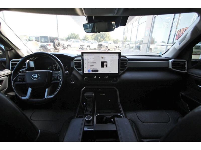 Toyota Tundra 4WD  2024