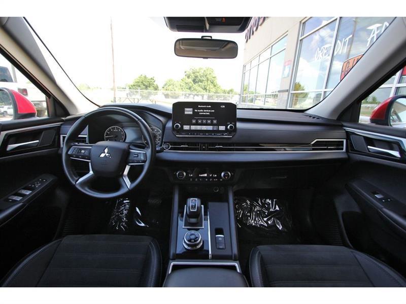 Mitsubishi Outlander  2024