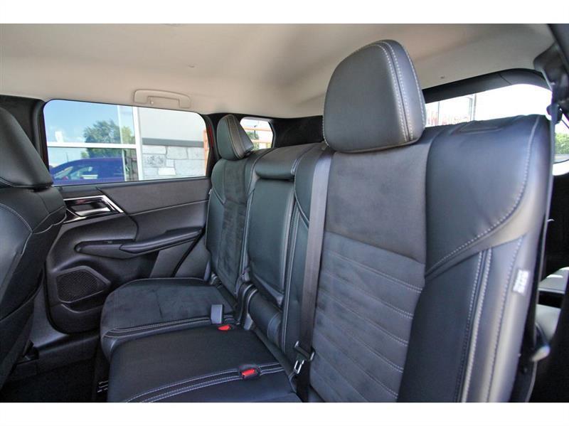Mitsubishi Outlander  2024