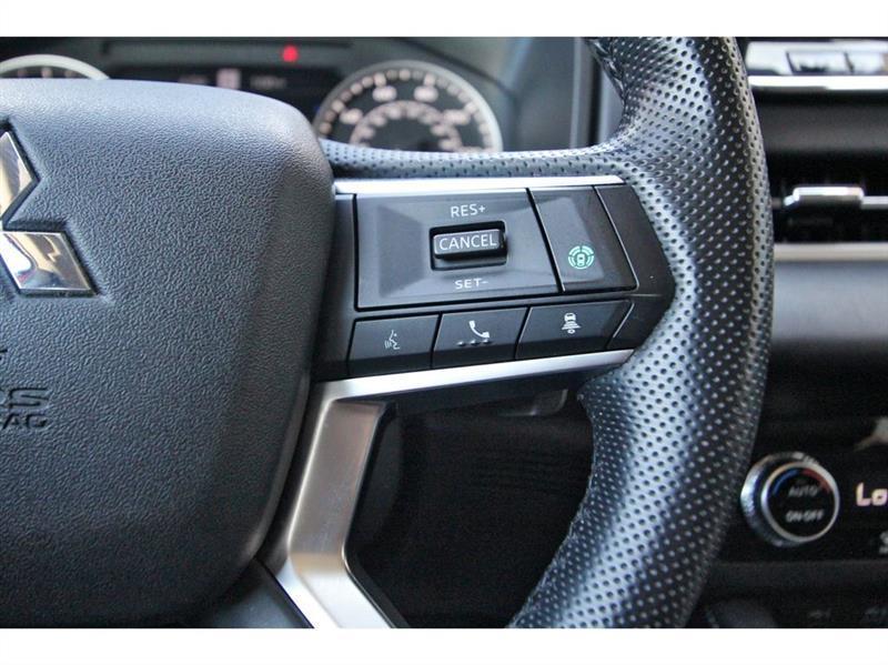 Mitsubishi Outlander  2024