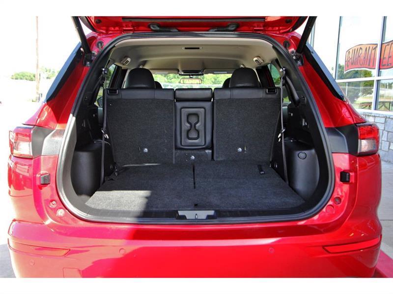Mitsubishi Outlander  2024