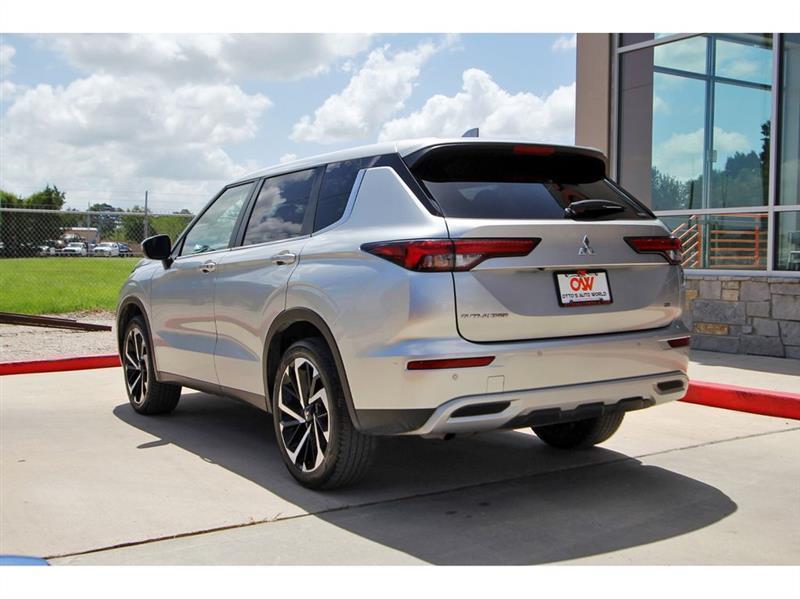 Mitsubishi Outlander  2024