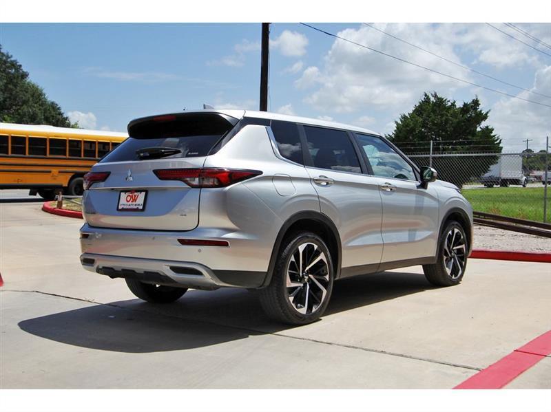Mitsubishi Outlander  2024