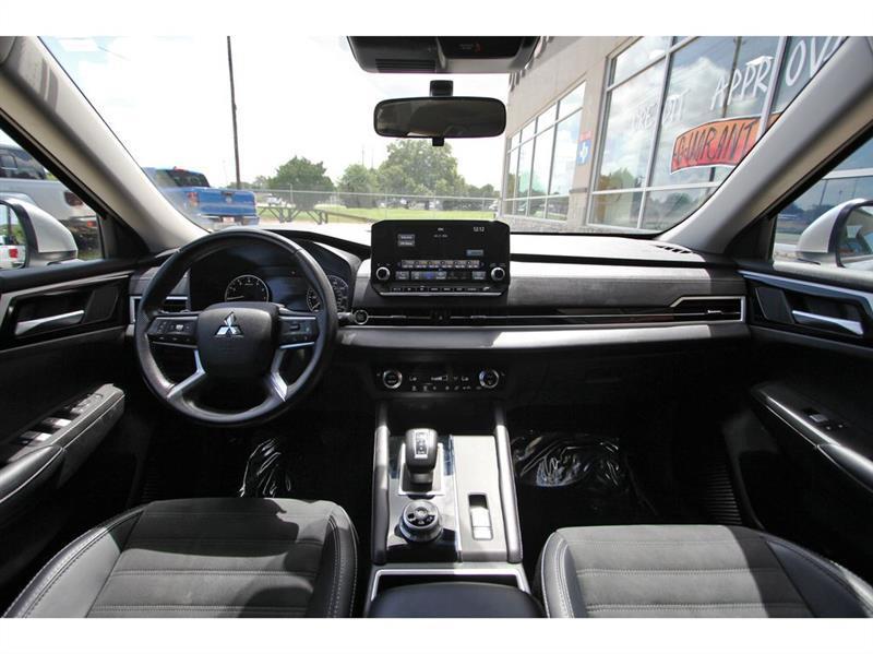 Mitsubishi Outlander  2024