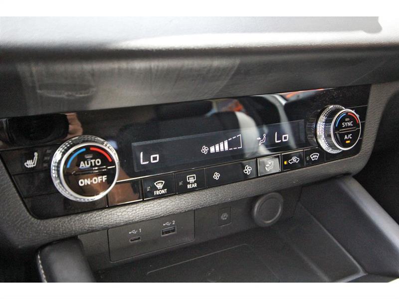 Mitsubishi Outlander  2024
