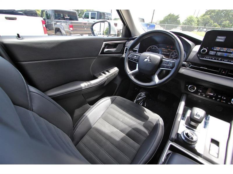 Mitsubishi Outlander  2024