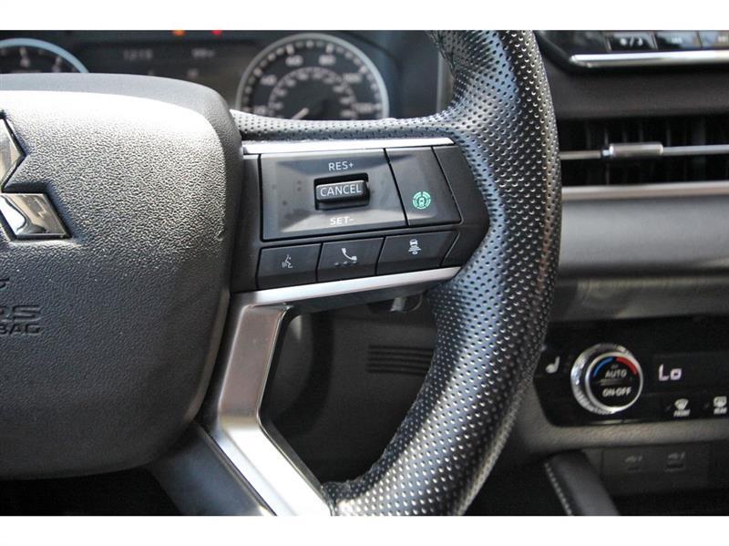 Mitsubishi Outlander  2024