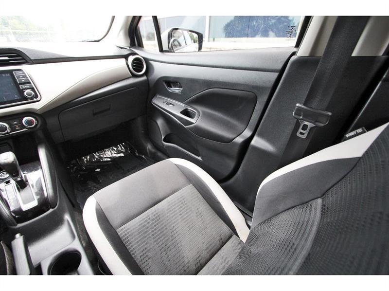 Nissan Versa  2021