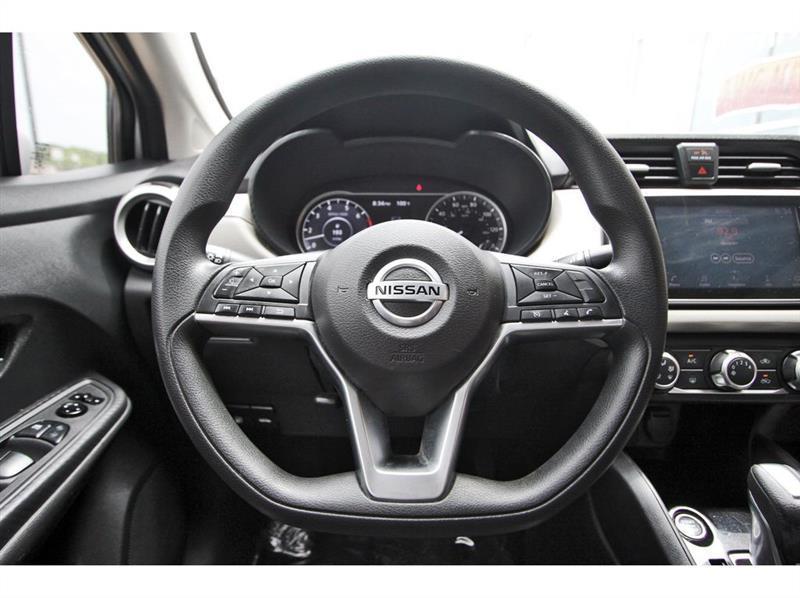 Nissan Versa  2021