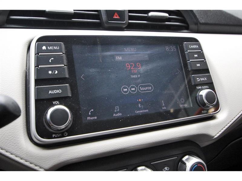 Nissan Versa  2021