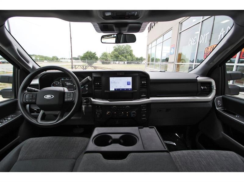 Ford Super Duty F-250 SRW  2025