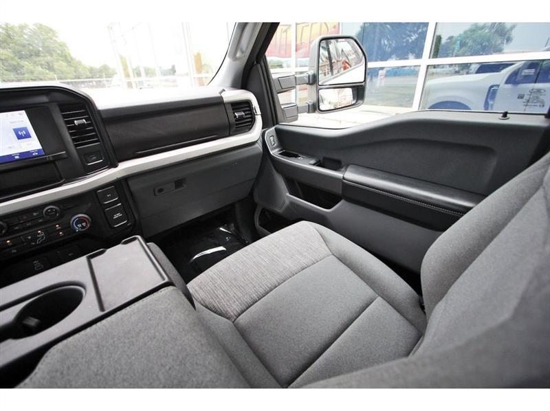 Ford Super Duty F-250 SRW  2025