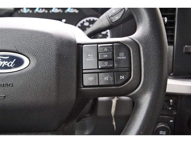 Ford Super Duty F-250 SRW  2025