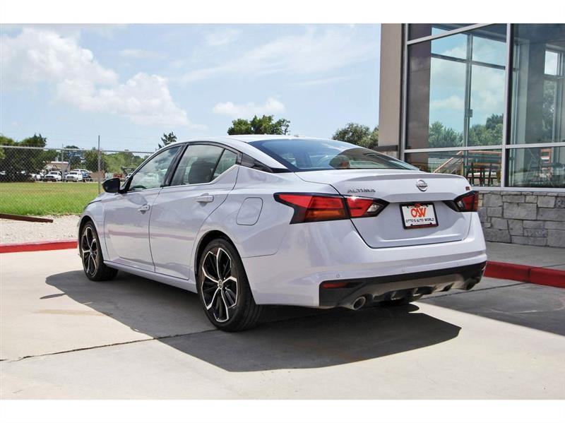 Nissan Altima  2023
