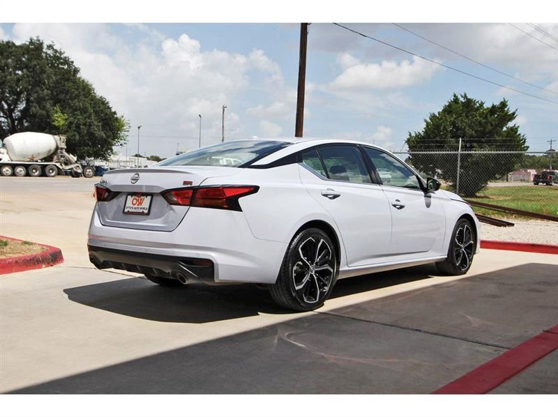 Nissan Altima  2023
