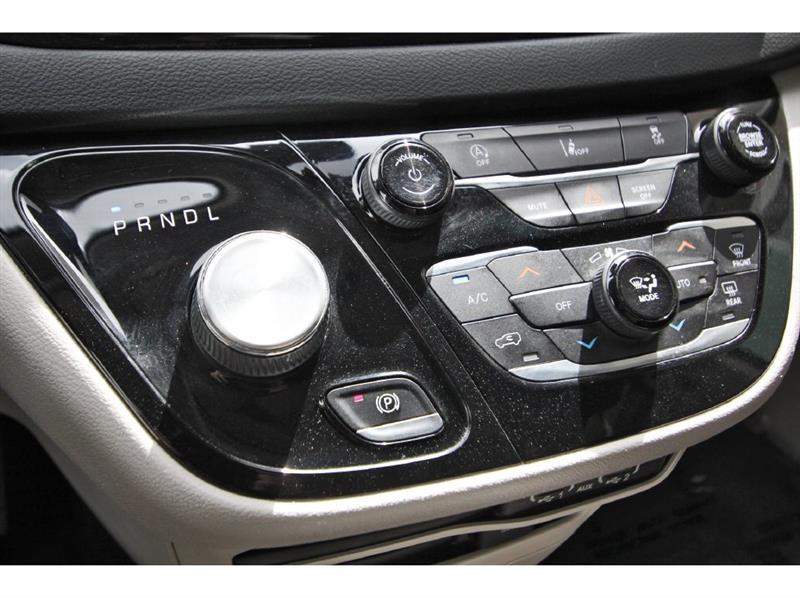 Chrysler Pacifica  2022